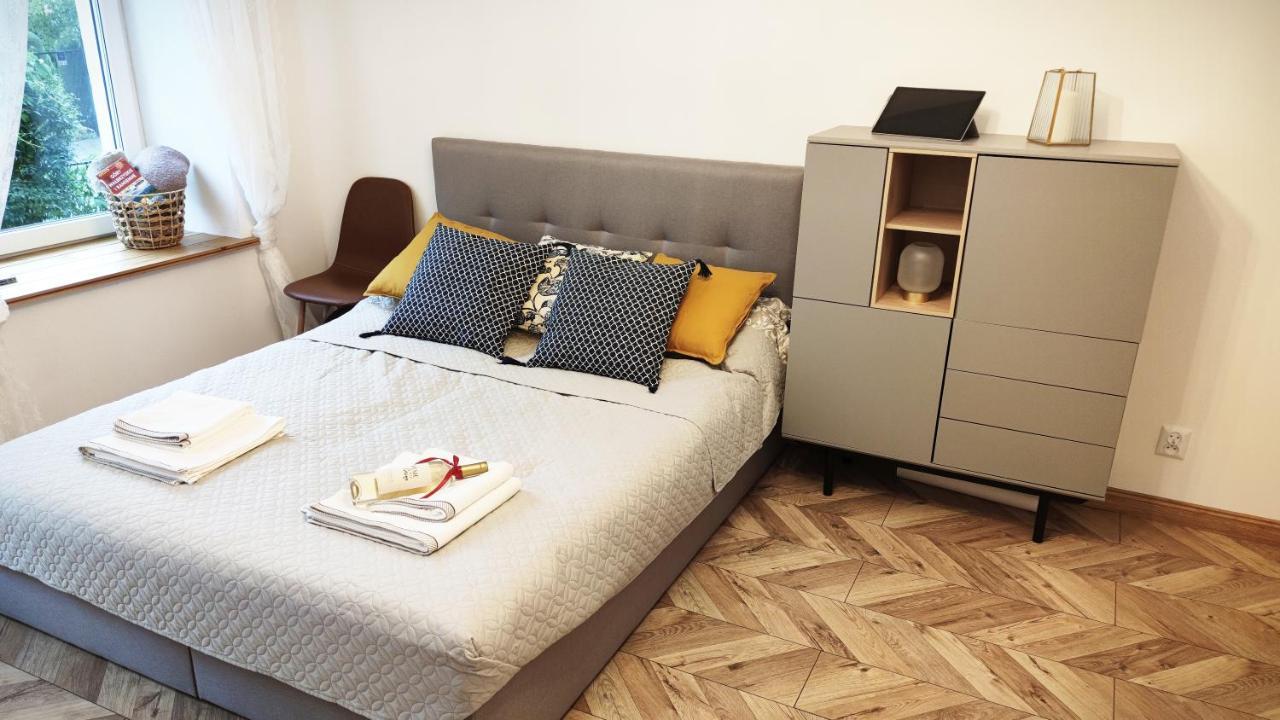 דירות ואלבריץ' B&D Apartament Chelmiec מראה חיצוני תמונה
