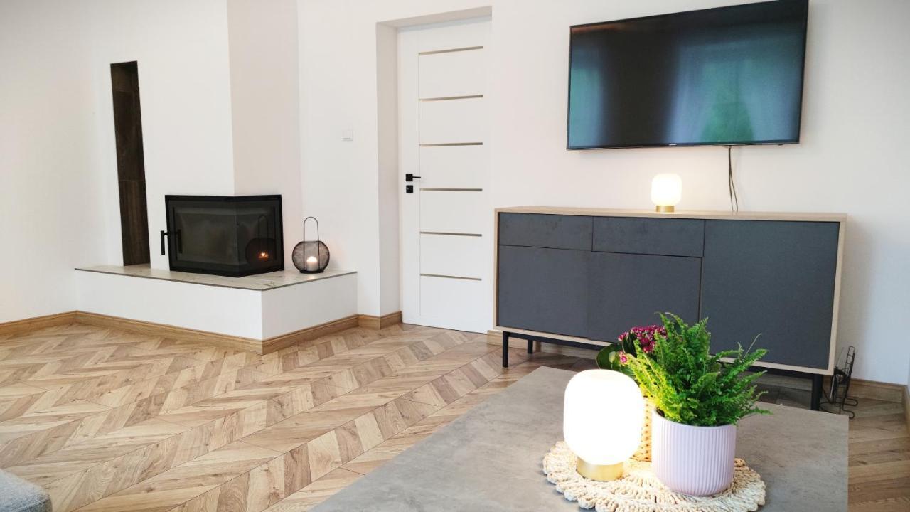 דירות ואלבריץ' B&D Apartament Chelmiec מראה חיצוני תמונה
